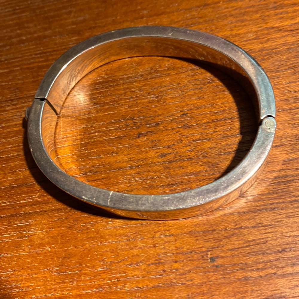 Sterling silver bangle